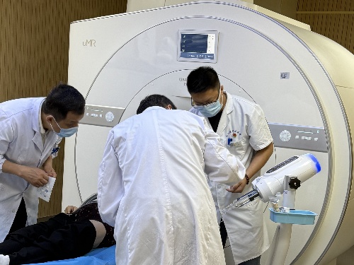 （20250523区中医医院）成功开展医院首例肝脏核磁共振增强扫描1.jpg