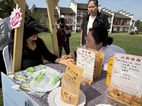 （20250530区中医医院）夏日养生・家风养德市集开启独特养生文化之旅4.JPG