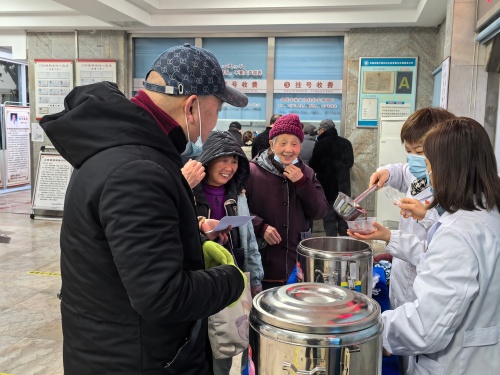（20260127区中医医院）浓情腊八节 温暖送健康3.jpg