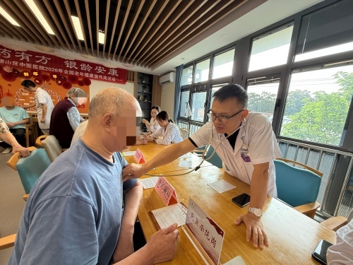 （20260629区中医医院）党员义诊送健康走进养护院2.JPG